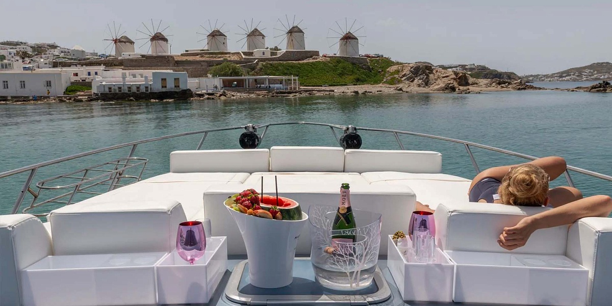 Аренда яхты Cranchi M44 на Миконосе, Греция